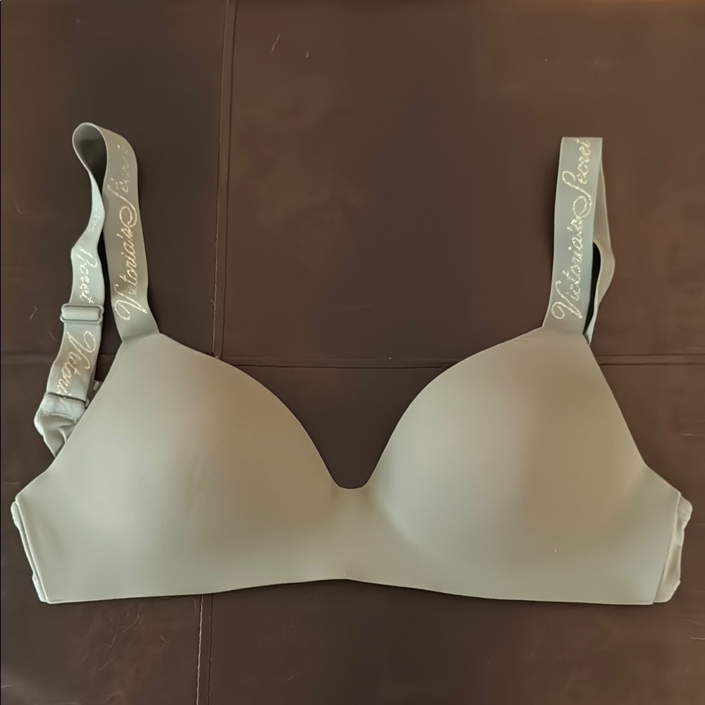 Victoria's Secret Green Molded Cup Bra